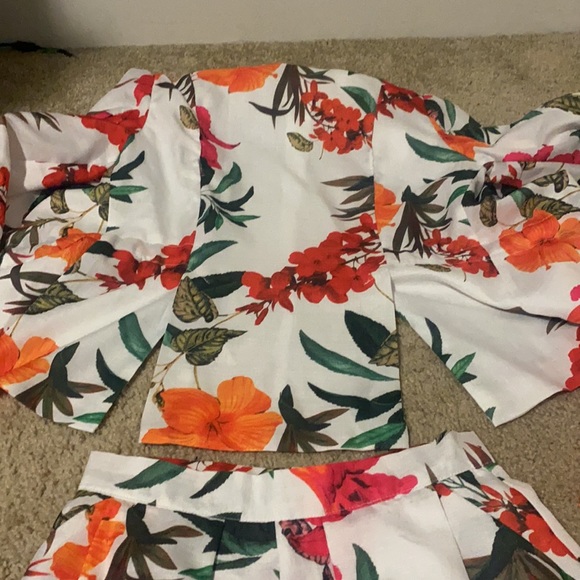 Two piece - Picture 5 of 5